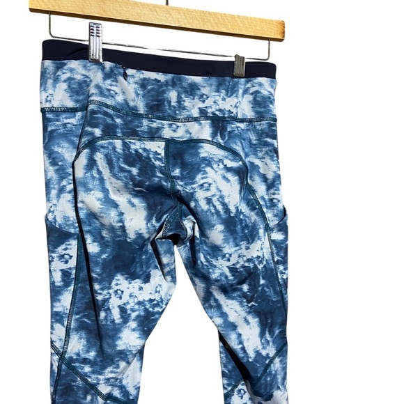 Lululemon Blue and White Speed Tight III Full-On Luxtreme Size 6 - Picture 5 of 9